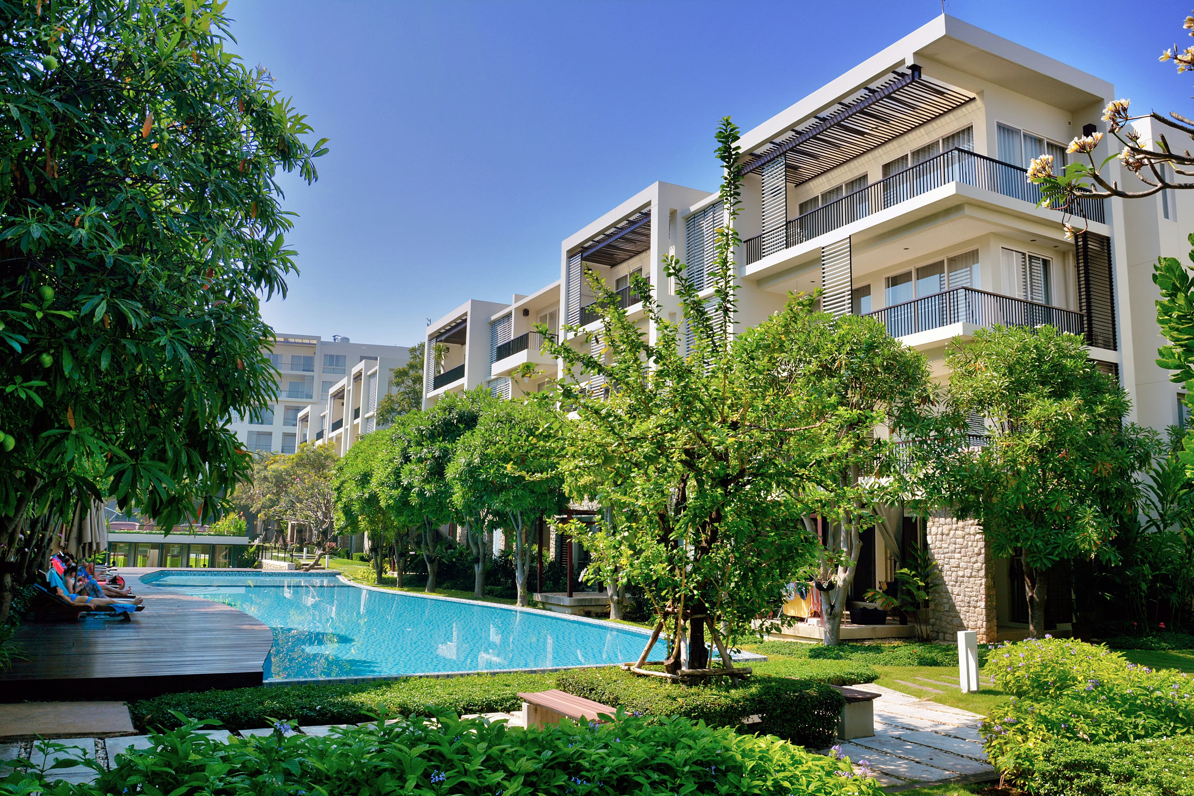 The Grand at West Hills